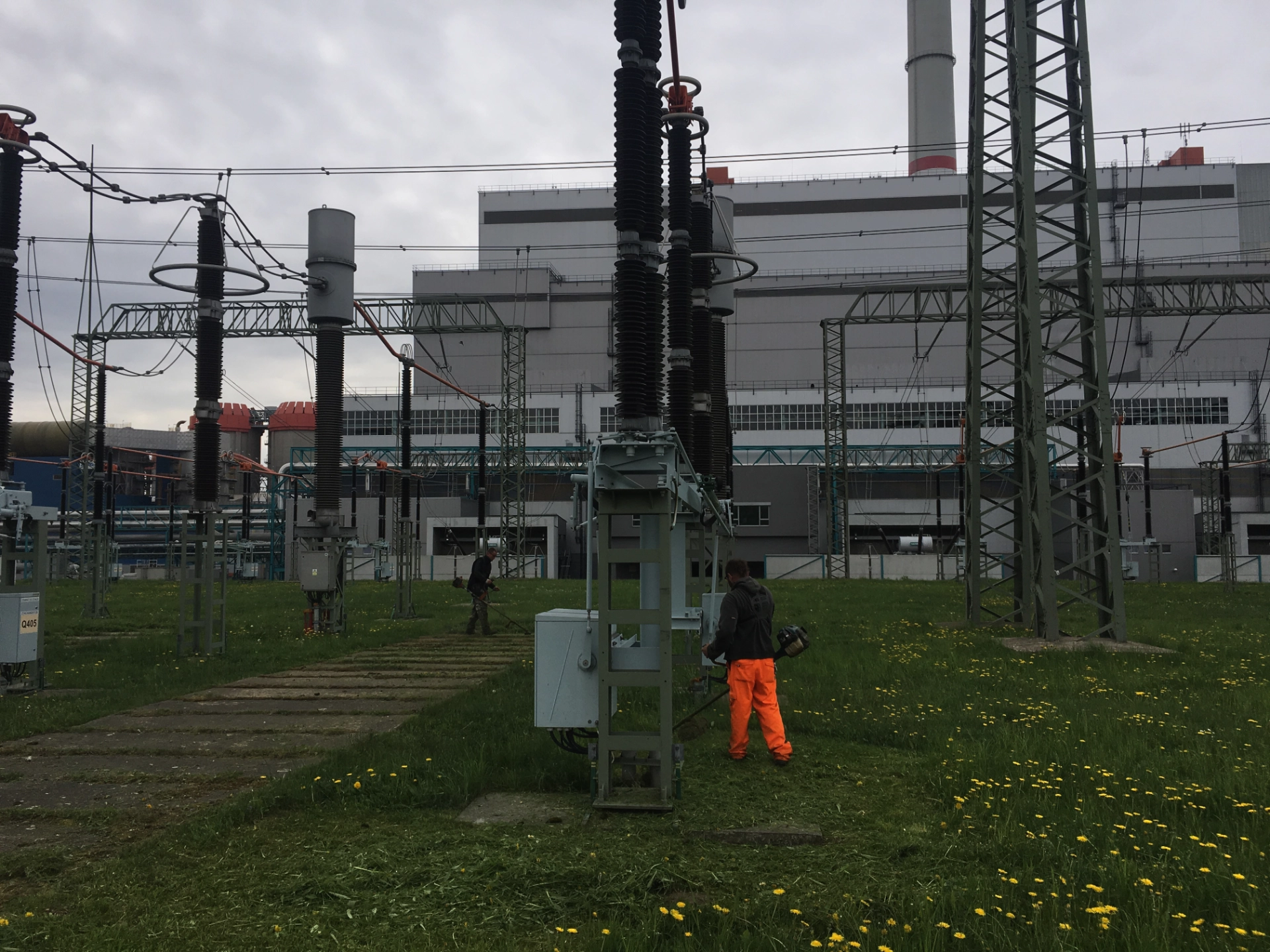 dozorova-cinnost-elektro-pri-pracech-pod-vedenim-vn-22-kv-a-vvn-110-kv/2